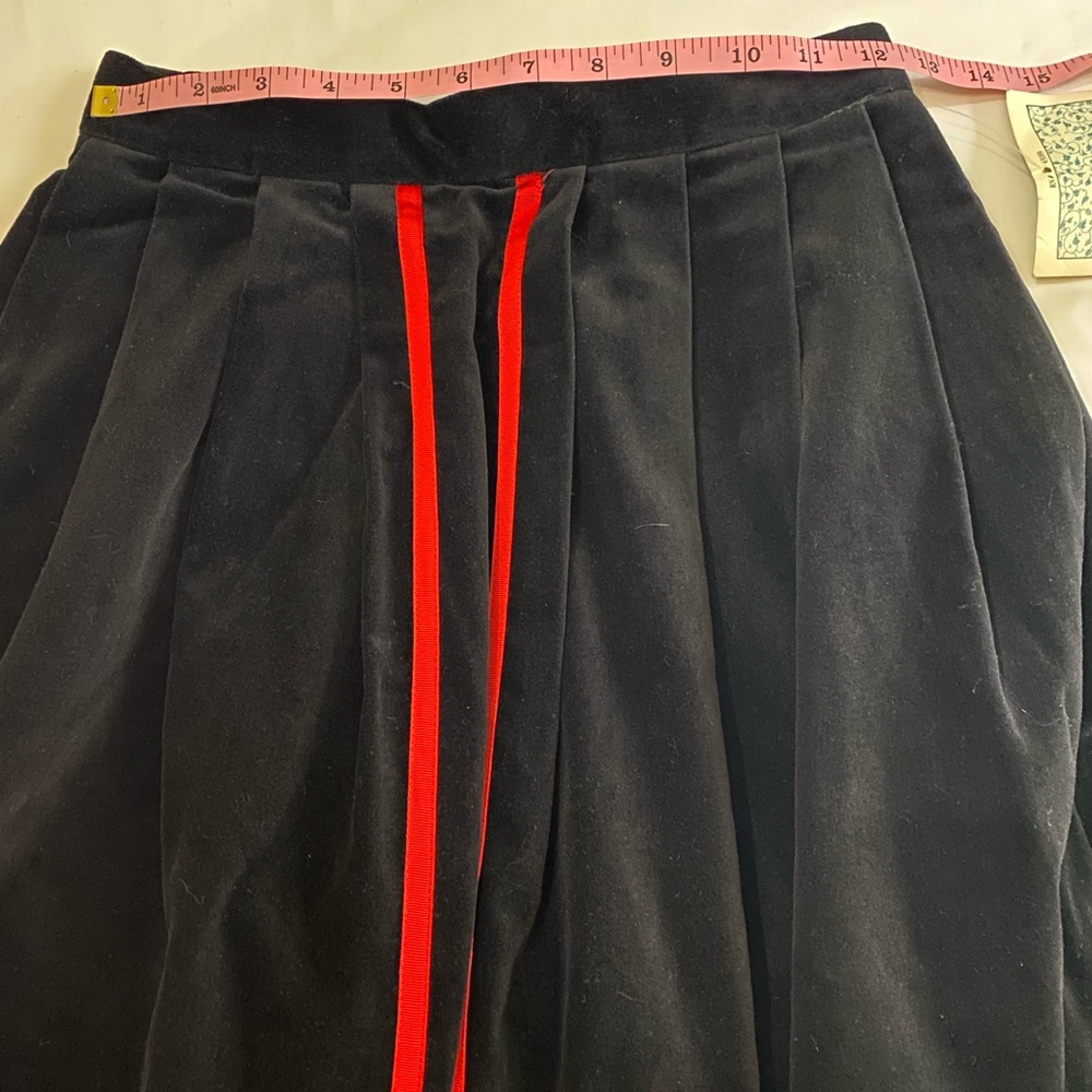 🆕 DEAD STOCK! VINTAGE SUSAN BRISTOL Black Velvet Embroidered Maxi Skirt 6 - Picture 8 of 9